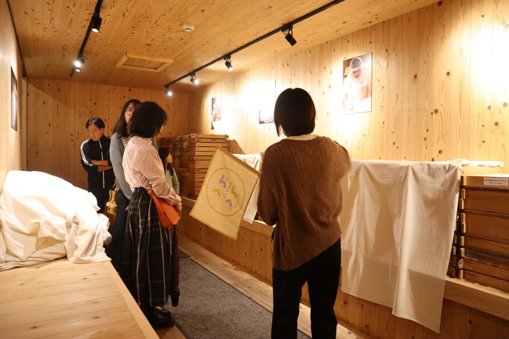 歩未_米田_学生ガイドてくてく　写真３